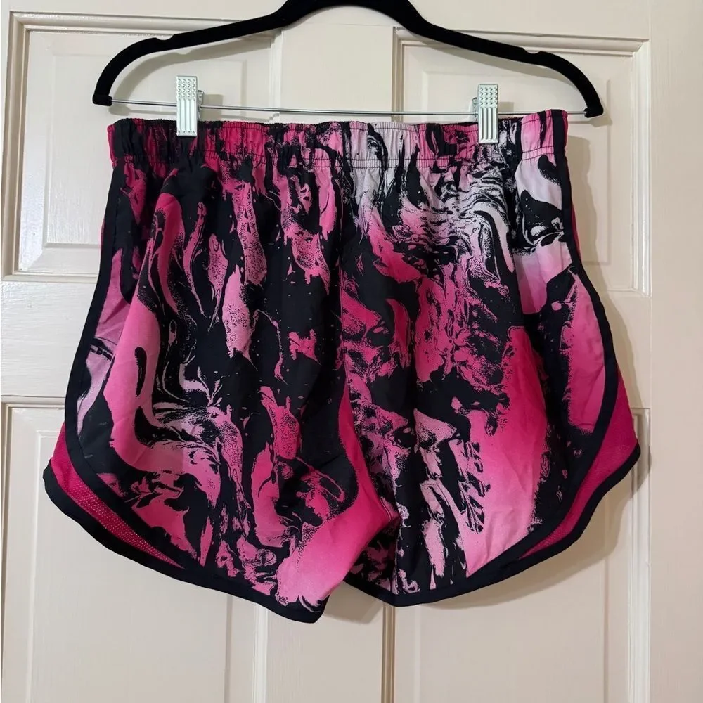 Women’s Nike Dri-Fit Shorts L